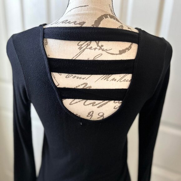 Women's Gently Used Black Long-Sleeve Top with a Strappy Back - Picture 3 of 8